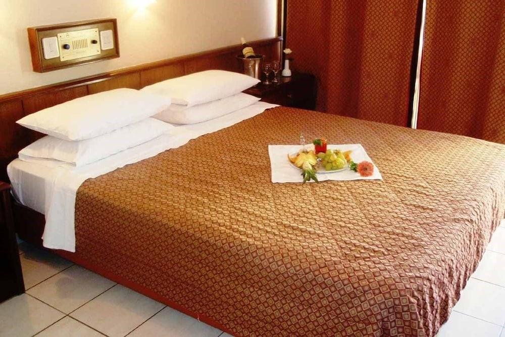 Xenios Theoxenia Hotel Ouranoupoli Exterior photo