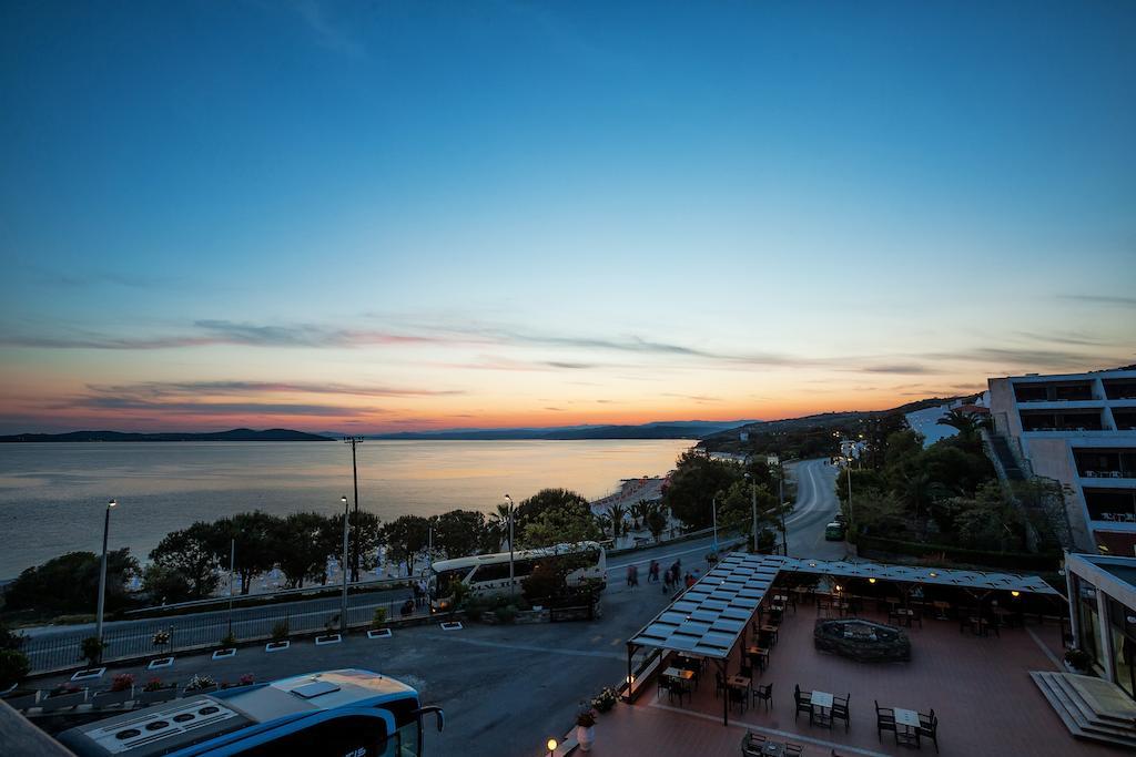 Xenios Theoxenia Hotel Ouranoupoli Exterior photo