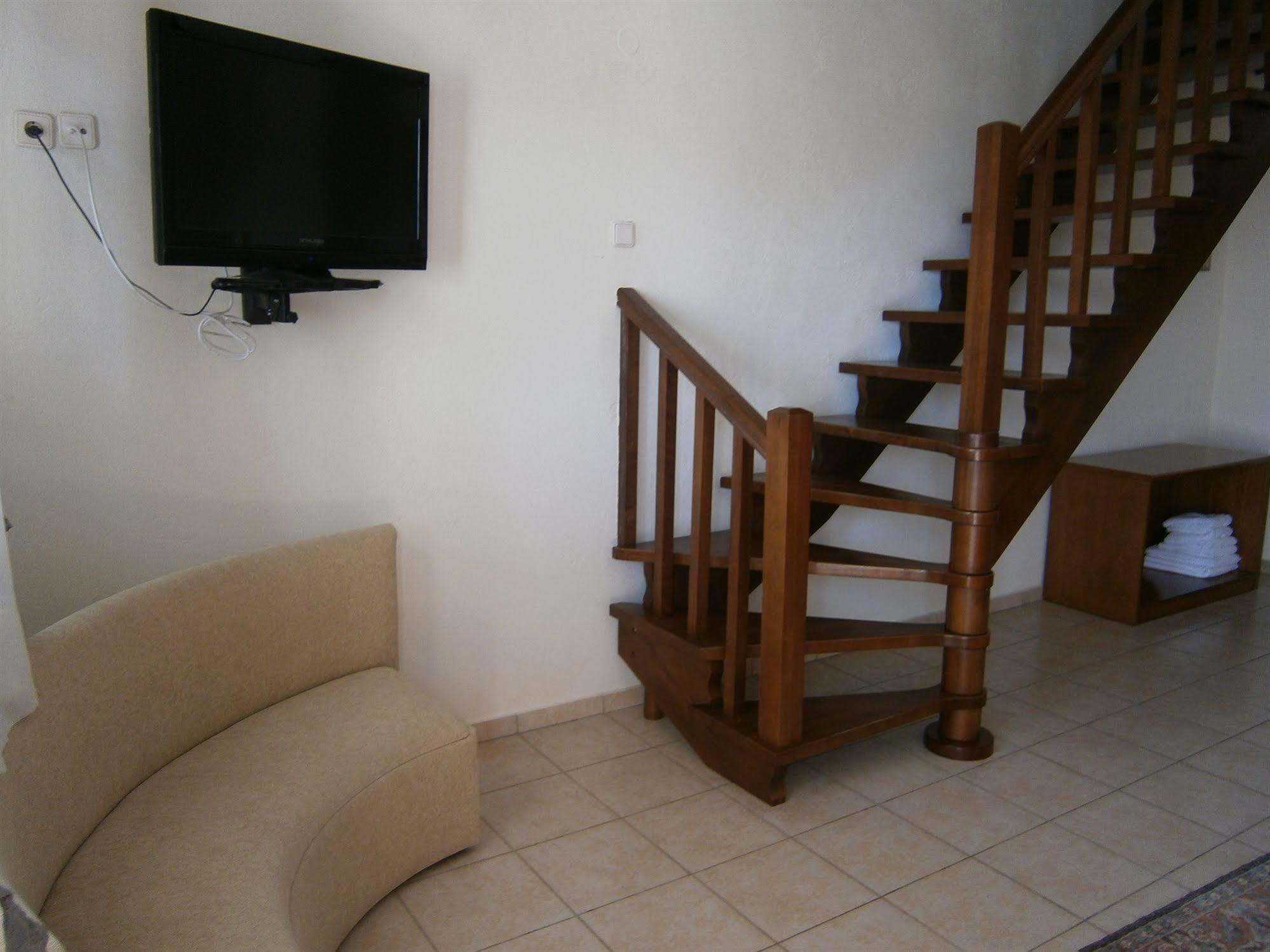 Xenios Theoxenia Hotel Ouranoupoli Exterior photo